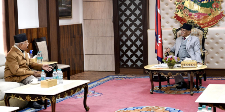 प्रधानमन्त्री प्रचण्ड र ओलीबीच बालुवाटारमा भेटवार्ता