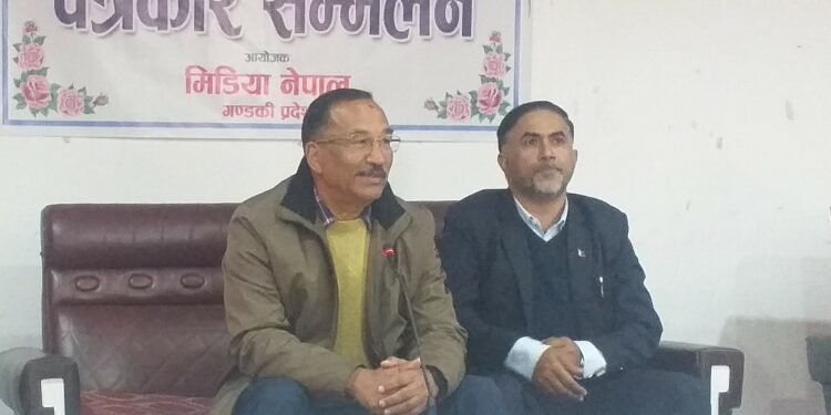 बिदेशीको इशारामा सरकार बन्ने र चल्ने गरेको नेता थापाको आरोप