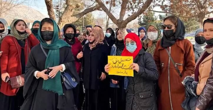 विश्वविद्यालयमा महिलामाथि प्रतिबन्ध, काबुलमा सरकारविरोधी प्रदर्शन