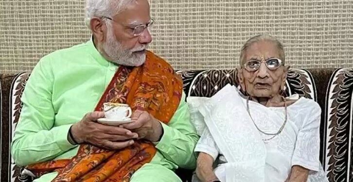 भारतीय प्रधानमन्त्री नरेन्द्र मोदीकी आमाको सय बर्षको उमेरमा निधन
