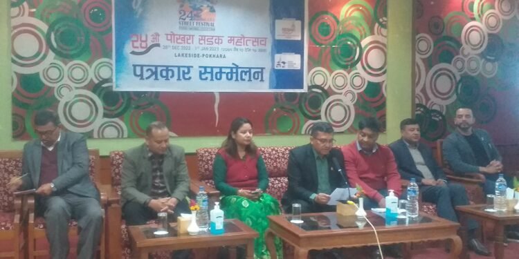 पोखराको फेवा किनारमा नयाँ वर्षको तयारी