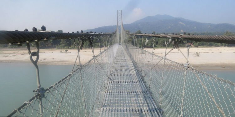 वाल्मीकि आश्रम पुग्न पुल बन्यो, बाटो बनेन