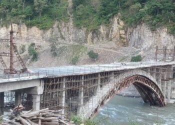 बहुचर्चित पक्की पुल पूरा नहुँदै गुड्यो गाडी