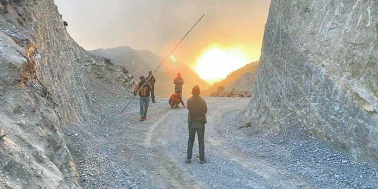 गमगढी–बालै सडक झन्डै दुई महिनापछि सञ्चालनमा