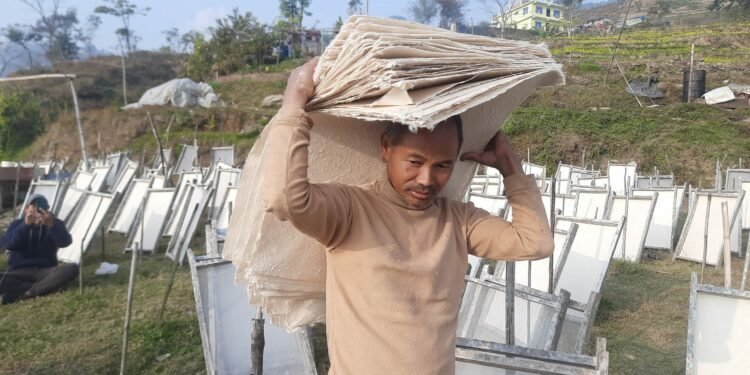 नेपाली कागजः बजारमा माग धेरै, उत्पादन कम