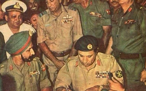 तालिबान नेताद्वारा १९७१ को आत्समर्पणको तस्बिर सार्वजनिक गर्दै पाकिस्तानलाई चेतावनी