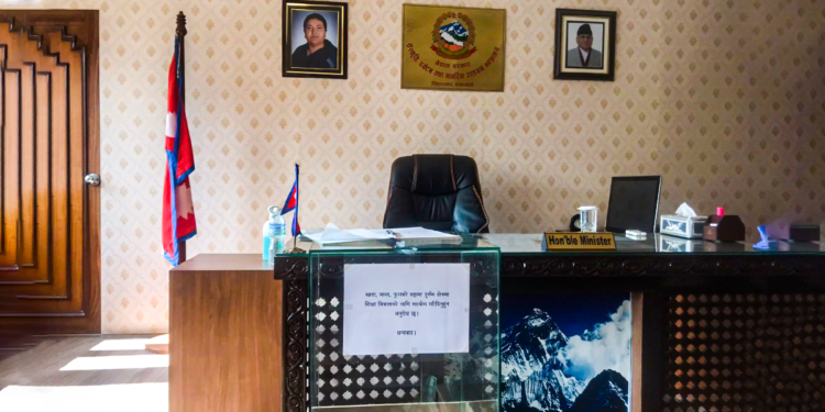 दान पेटिकाको रकममा तलब थपेर दुर्गमको विद्यालयलाई सहयोग गर्ने मन्त्री किरातीको घोषणा