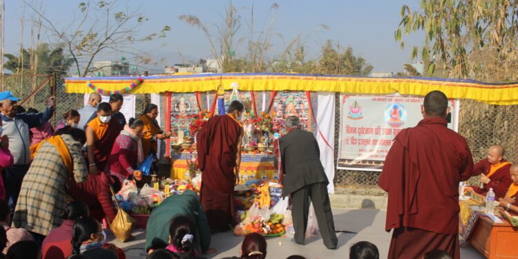 आत्मा शान्तिको लागि दुर्घटना स्थलमा पूजा