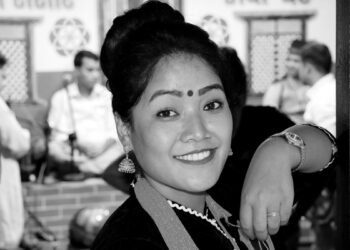 ‘हे… सब मरिन्छ, त्यही अन्तिम वर्षमा बाँचुञ्जेली बाँचम् न हर्षमा…’