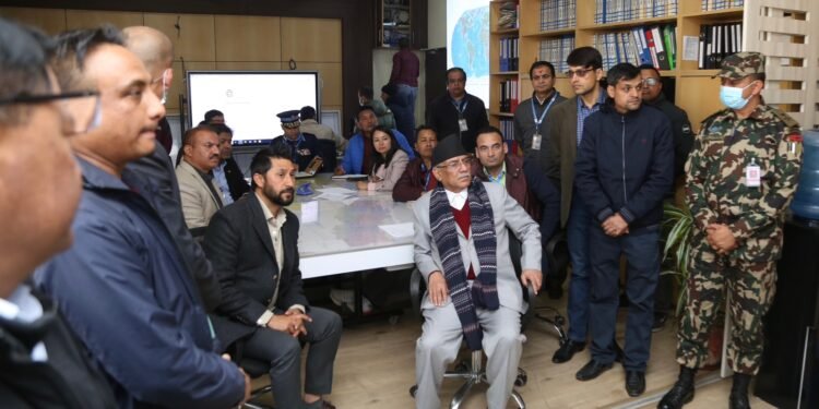 त्रिभुवन विमानस्थलको कन्ट्रोल रूम पुगे प्रधानमन्त्री र गृहमन्त्री