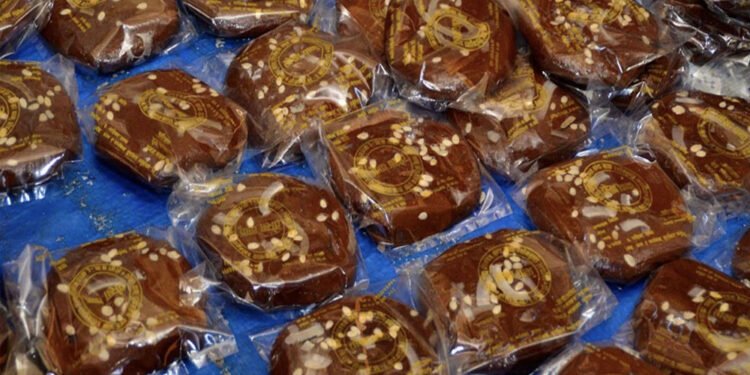 वार्षिक चार करोडको चाकु बिक्री