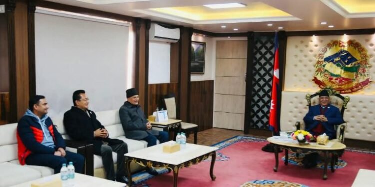 प्रधानमन्त्री प्रचण्ड र बाबुराम भट्टराईबीच भेटवार्ता