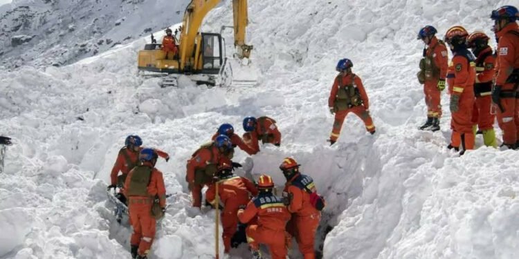 तिब्बतमा हिम पहिरोमा परेर २८ जनाको मृत्यु
