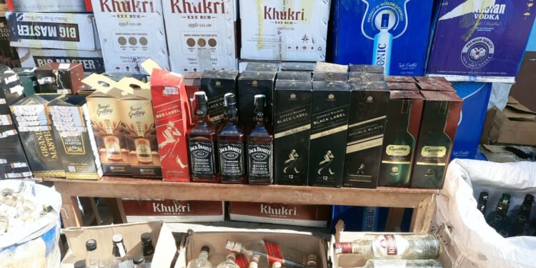 ललितपुरबाट ठुलो परिमाणमा नक्कली मदिरा बरामद