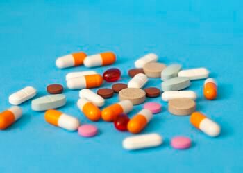 औषधि नपाउँदा बिरामी समस्यामा