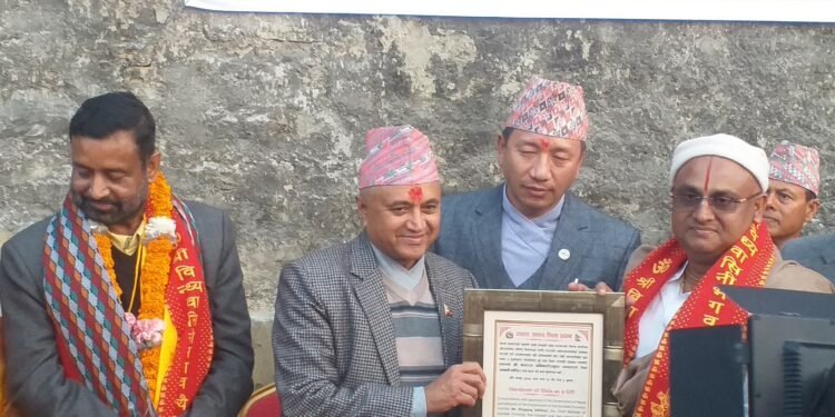 शिला उपहारको अवसर जुट्नु सौभाग्य – मुख्यमन्त्री अधिकारी