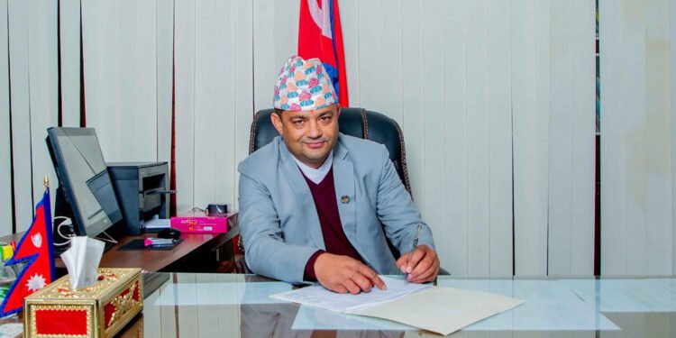 विभागलाई मन्त्री गिरीको निर्देशनः गुणस्तरहीन औषधि धेरै बिक्री भएको गुनासो छ, निगरानी बढाउनूस्