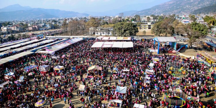 पोखरा महोत्सवमा दर्शकको भीड