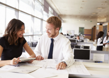 पुरुषको तुलनमा महिलाले गर्छन् बढी मिहिनेत