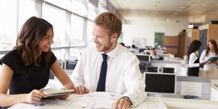 पुरुषको तुलनमा महिलाले गर्छन् बढी मिहिनेत