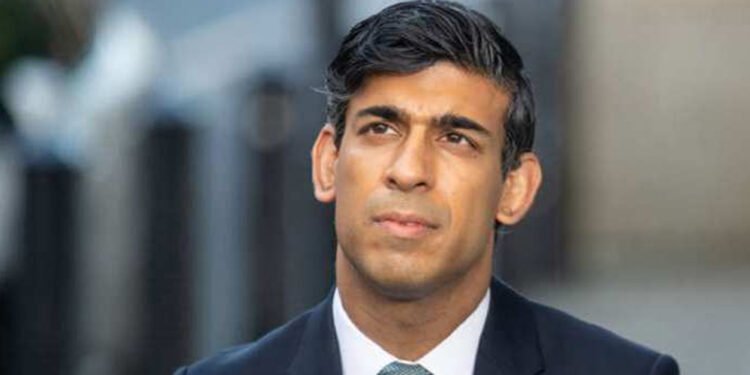 सिट बेल्ट नलगाएको भन्दै बेलायतका प्रधानमन्त्रीलाई जरिवाना