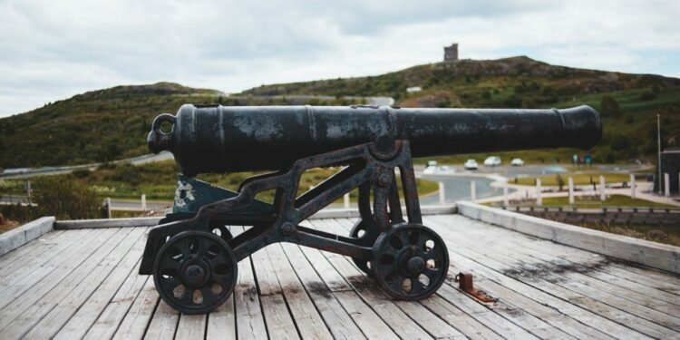 तत्कालीन बाइसे चौबिसे राजाले प्रयोग गरेको तोप अझै जीवित