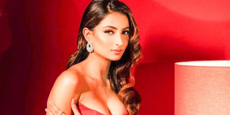 रातो गाउनमा सजिएकी पलक तिवारी (फोटो फिचर)