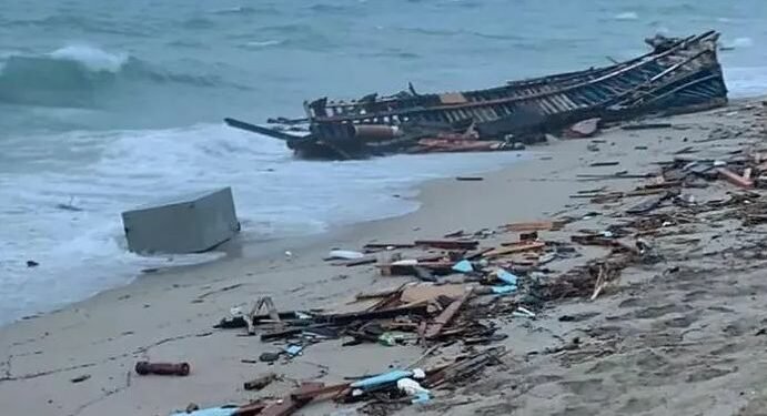 इटालीमा डुङ्गा दुर्घटना हुँदा १२ बालबालिकासहित ५९ जनाको मृत्यु