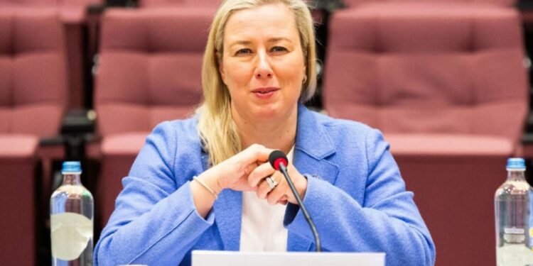 इयूका आयुक्त जुट्टा आज नेपाल आउँदै