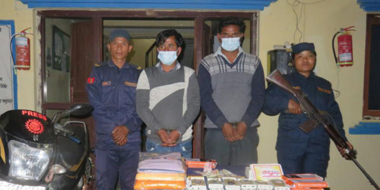 दुईजना भारतीय नागरिक रुपन्देहीबाट पक्राउ