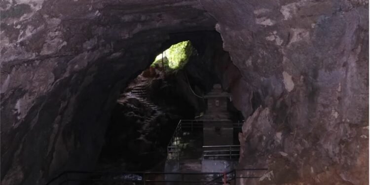 पार्वती गुफालाई साढे चार रोपनी जग्गा निःशुल्क