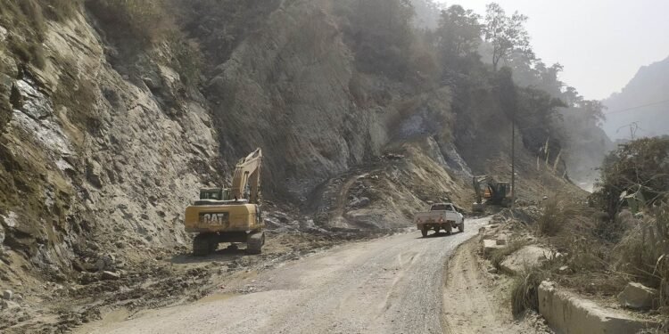 सिद्धार्थ राजमार्गको दोभान–चिडियाखोला खण्ड दैनिक ८ घण्टा बन्द हुने