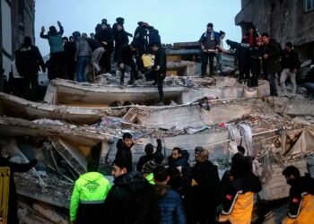 टर्की भूकम्पका कारण ज्यान गुमाउनेको संख्या तीन हजार ७४४ पुग्यो