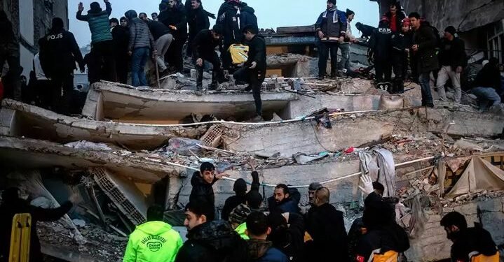 टर्की भूकम्पका कारण ज्यान गुमाउनेको संख्या तीन हजार ७४४ पुग्यो