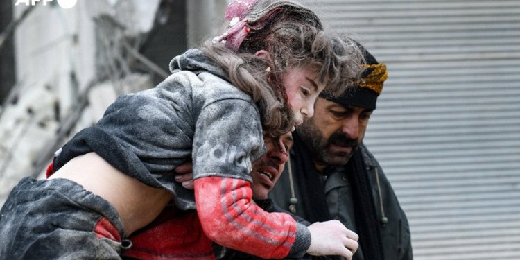 टर्कीमा भूकम्प गएको २२२ घण्टापछि एक महिलाको जीवितै उद्धार