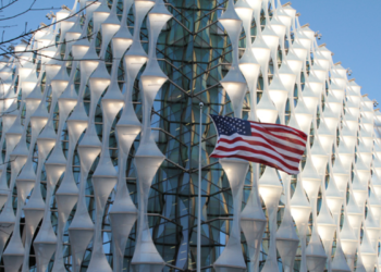 बेलायतस्थित अमेरिकी दूतावास नियमित लयमा फर्कियो