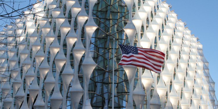 बेलायतस्थित अमेरिकी दूतावास नियमित लयमा फर्कियो