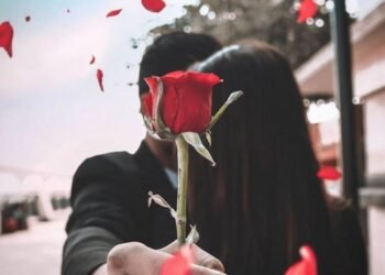 आज भ्यालेन्टाइन्स डे अर्थात् प्रणय दिवस, विश्वभर प्रेम साटासाट गरेर मनाइँदै