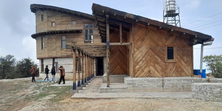 रेडपाण्डा अध्ययन केन्द्र निर्माण