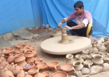 प्रदर्शनीमा सीमित हुँदै माटोका भाँडा बनाउने सीप