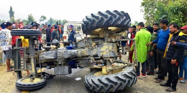 कैलालीमा ट्याक्टर दुर्घटना हुँदा २ जनाको मृत्यु, २८ जना घाइते
