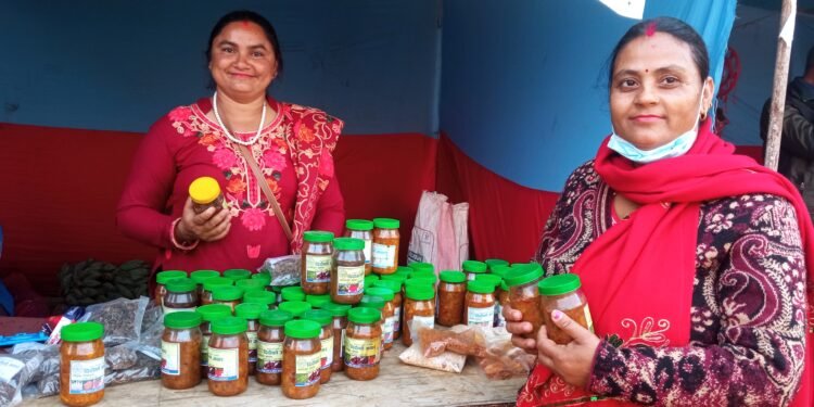 पत्रकारितासँगै व्यावसायिक अचार उत्पादनमा ‘बन्दना’