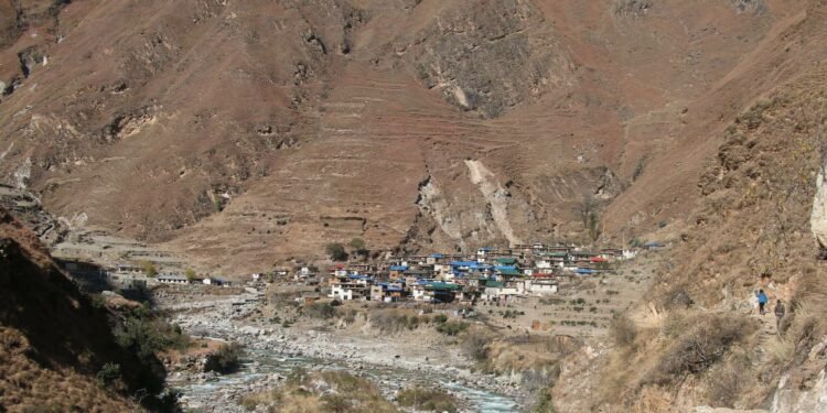 डोल्पामा ड्युटीमा खटिएका प्रहरी हवल्दार भेरीमा खसेर बेपत्ता