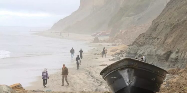 क्यालिफोर्नियामा दुई डुंगा दुर्घटना, ८ जनाको मृत्यु