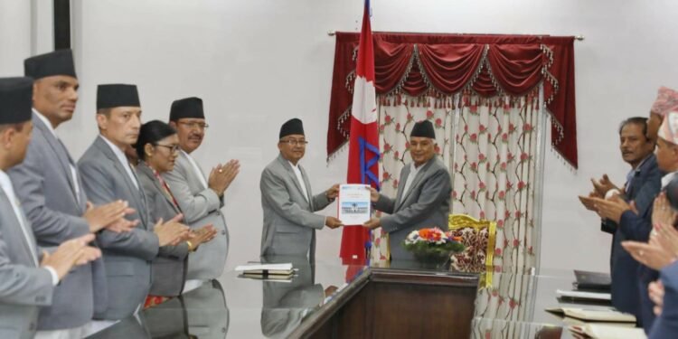 राष्ट्रपतिसमक्ष उपराष्ट्रपति निर्वाचनको परिणामसहितको प्रतिवेदन पेश