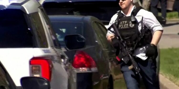 अमेरिकामा अर्को मास सुटिङ, तीन स्कूले विद्यार्थीसहित ६ जना मारिए