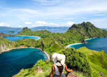 इन्डोनेसियामा निर्वस्त्र तस्वीर खिच्ने रुसी पर्यटकलाई देश निकाला