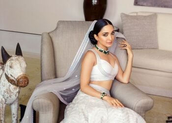 बलिउड अभिनेत्री आलिया (कियारा) आडवाणीको फिदा पार्ने रुप (फोटो फिचर)