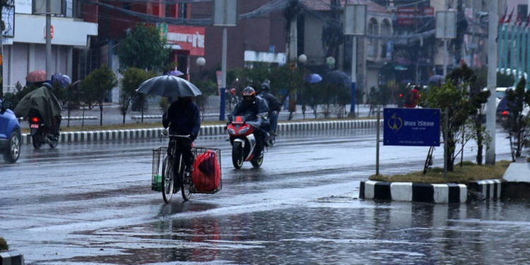 काठमाडौं उपत्यकासहित देशभरका पहाडी भूभागमा वर्षा, आन्तरिक उडान प्रभावित