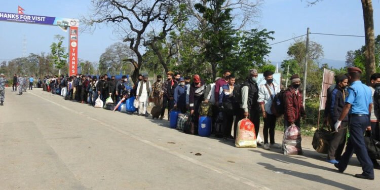 भारतबाट फर्किनेमा कोरोना, सीमा क्षेत्रमा जोखिम बढ्यो